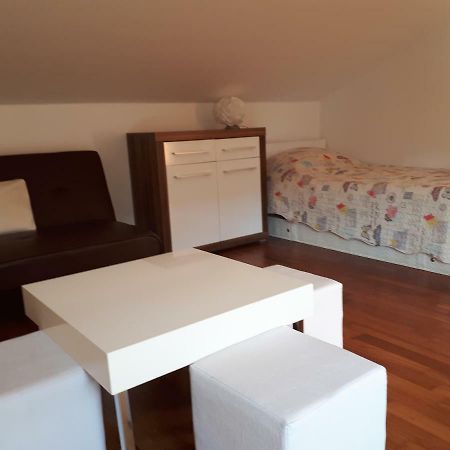 Ruzmarinka 4* Apartment Baska  Bagian luar foto