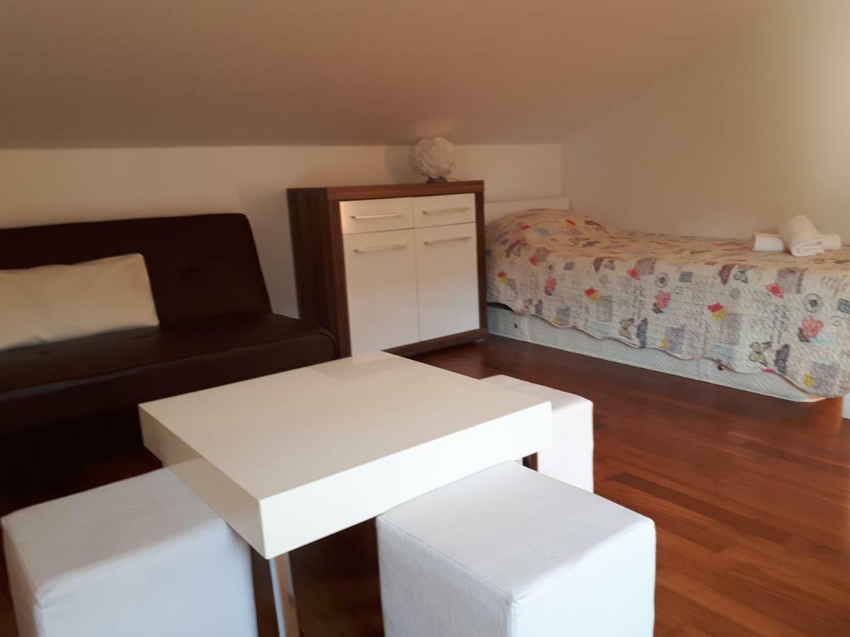Ruzmarinka 4* Apartment Baska  Bagian luar foto